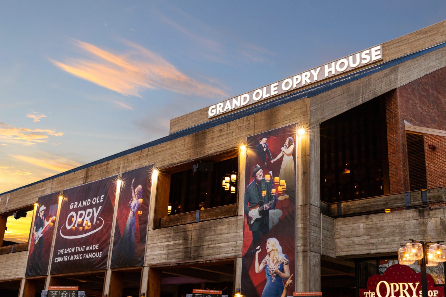 Exterior of Gand Ole Opry, Nashville TN